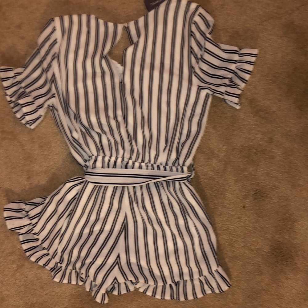 Striped Romper - Picture 2 of 3